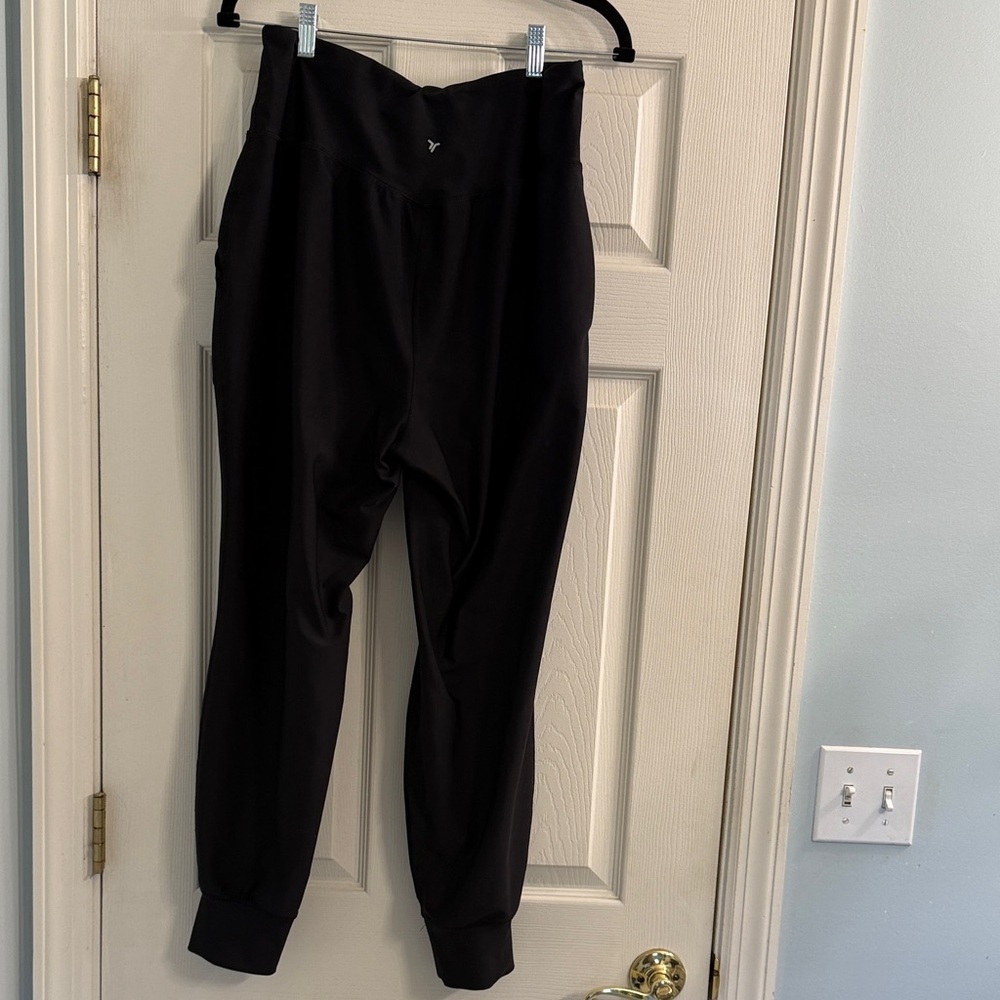 Old Navy High Rise Black Joggers - Size L - Picture 3 of 3